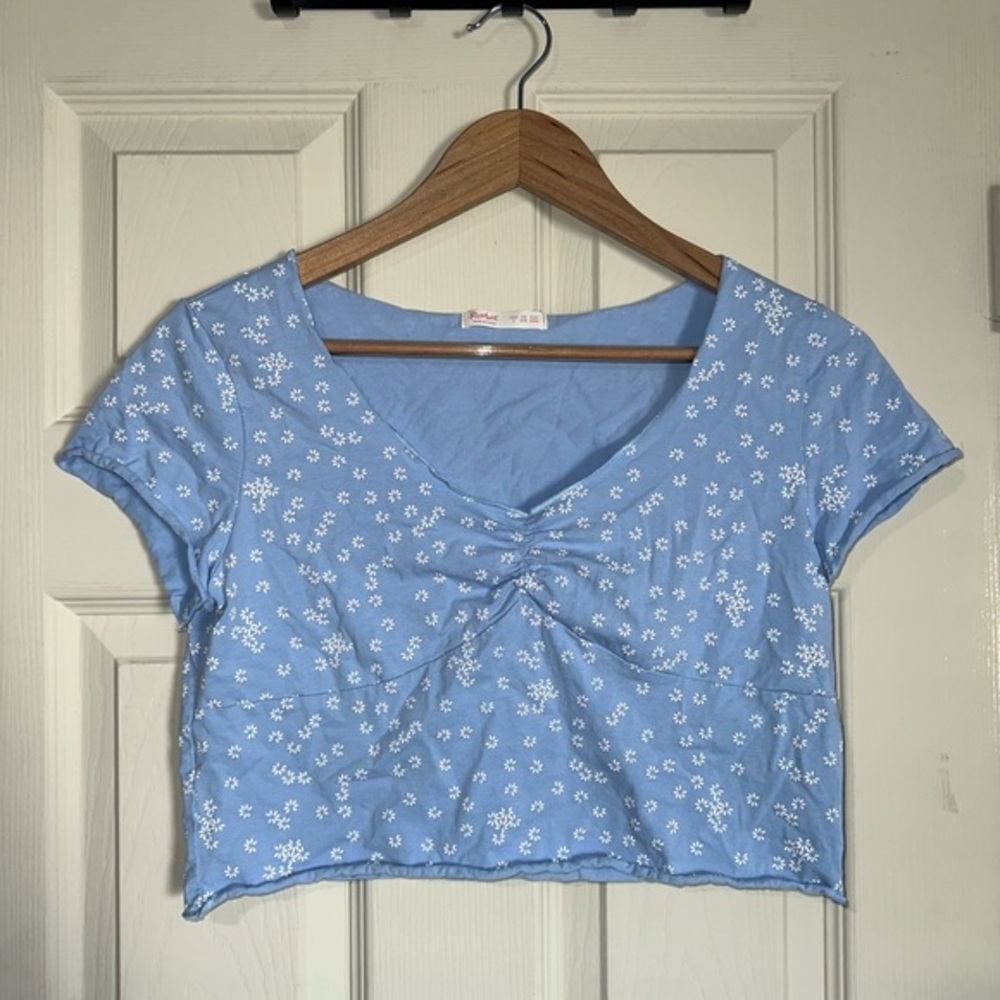 Cute baby blue‎ floral crop top romwe size large H2